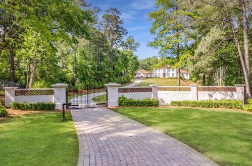 1245 Garmon Rd, Atlanta, GA 30327-4403