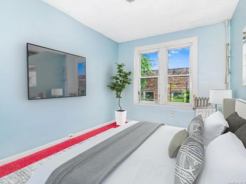 1923 Hennessy Pl, Bronx NY 10453-2910 exterior