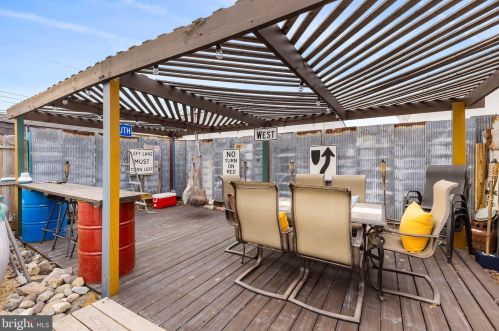 102 Wl Ave, Manor PA 19036-1303 exterior