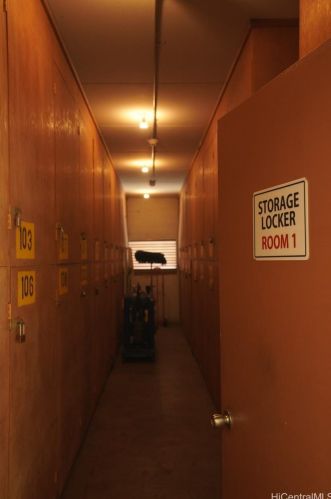 910 Ahana St, Honolulu HI  96814-2421 exterior