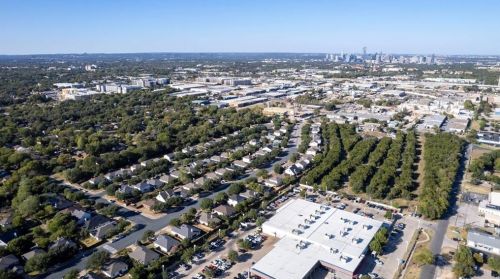 612 Colonial Park Blvd, Austin TX 78745-1790 exterior