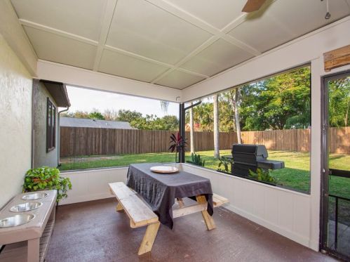 2096 Hideaway Cir, Fort Pierce FL 34952-4802 exterior