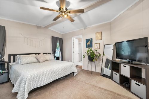 1 Rex Dr, Concord NH 03303-4166 exterior