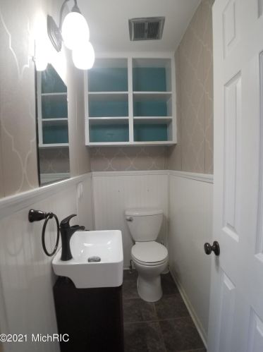 1465 Millbank St, Grand Rapids MI 49508-2673 exterior