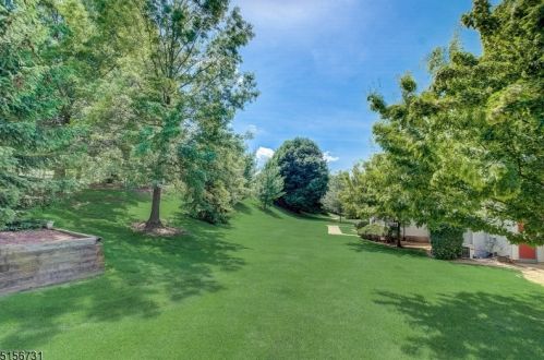 2207 Vroom Dr, Bridgewater NJ  08807-7009 exterior