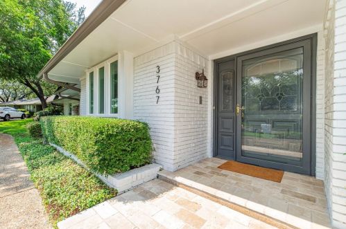 3767 Duchess Trl, Dallas TX  75229-5220 exterior