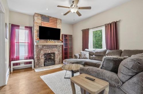 19 Richmond St, Pittsburgh, PA 15205-2521