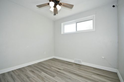 4985 Aspen St, Pittsburgh PA  15122-1250 exterior