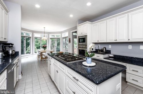 9820 Avenel Farm Dr, Rockville MD 20854-5410 exterior