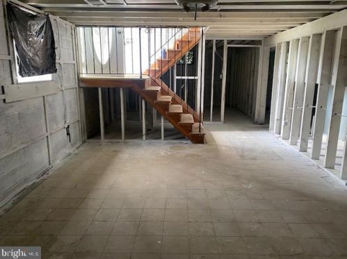 1014 Lilac Ln, Glen Burnie MD 21061-2180 exterior