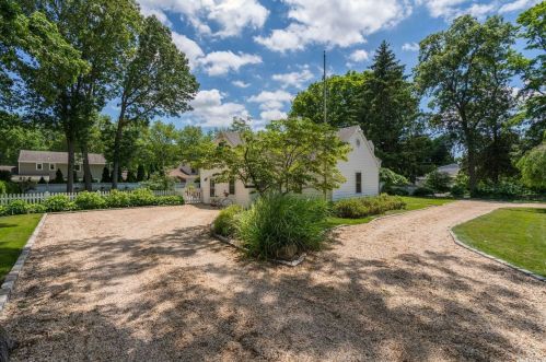 22 Fairfields Ln, Huntington Station, NY 11746-2024