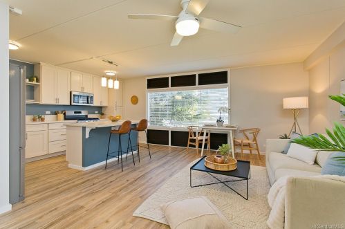 910 Ahana St, Honolulu, HI 96814-2421