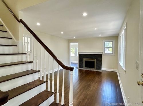 328 Post Rd, Westport, CT 06880-3619