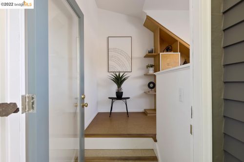 1614 Capistrano Ave, Berkeley CA 94707-1803 exterior