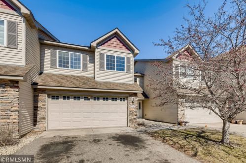 5242 Greenwood Dr, Saint Paul, MN 55112-5486