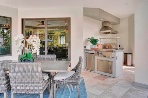 606 Binnacle Dr, Naples FL 34103-2725 exterior