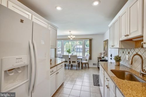 2232 Candlewood Dr, Alexandria VA 22308-1507 exterior