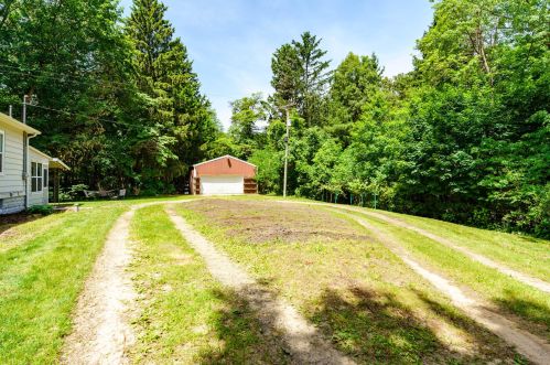 4624 1 St, Kalamazoo MI 49009-7943 exterior