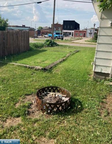 21 Harvey St, Ely MN 55731-1243 exterior