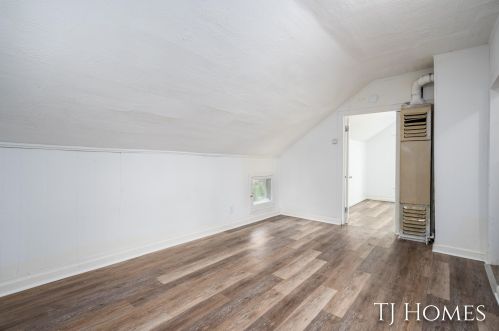 1079 1st St, Meskegon MI  49440-1435 exterior