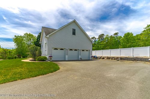 660 Berkeley Ave, Berkeley Township NJ 08721-3703 exterior