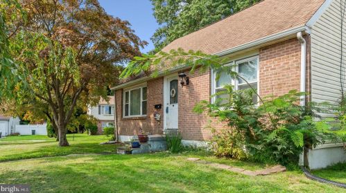 401 Latona Ave, Trenton, NJ 08618-2755