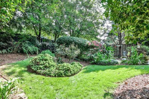 335 Craighead Dr, Atlanta GA 30319-1086 exterior