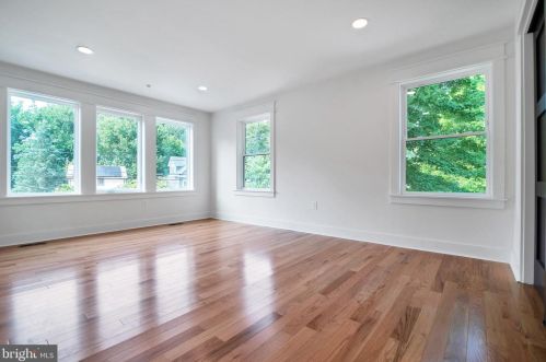 102 Ritchie Ave, Silver Spring MD  20910-5112 exterior