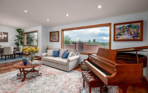 6101 Camino De Santa Valera, Tucson AZ  85718-3722 exterior