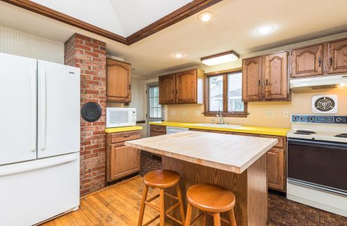 374 Washington St, Dover NH 03820-3635 exterior