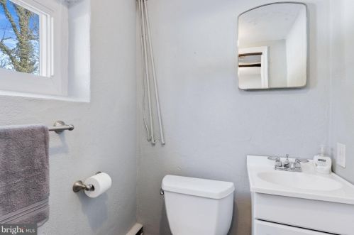 423 Old Lancaster Rd, Berwyn PA exterior