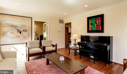 733 Rdg Dr, Mc Lean VA 22101-1620 exterior