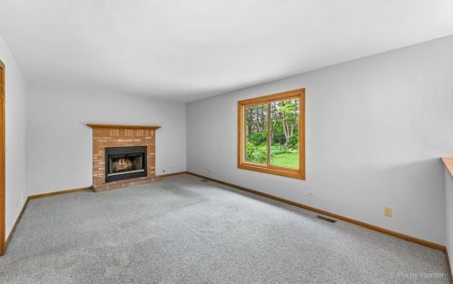 1788 Woodhaven Dr, Bull Valley IL 60014-1940 exterior