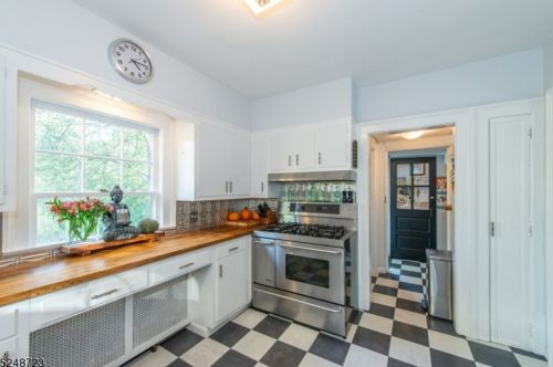 109 Christopher St, Montclair NJ 07042-4227 exterior