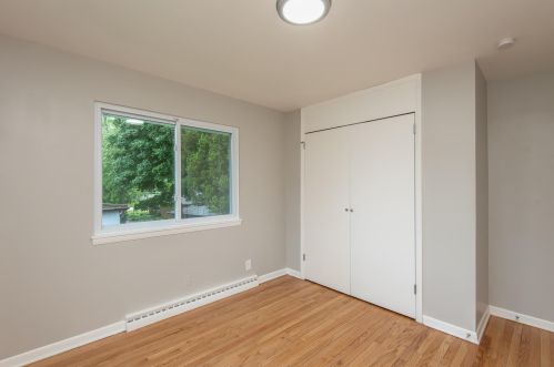 8084 Grandview Dr, Milwaukee WI  53223-3429 exterior