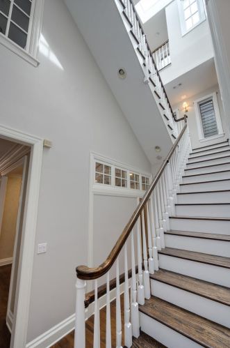 1121 Lill Ave, Chicago IL 60614-2107 exterior