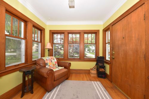 5939 Bay Ridge Ave, Milwaukee, WI 53217-4604