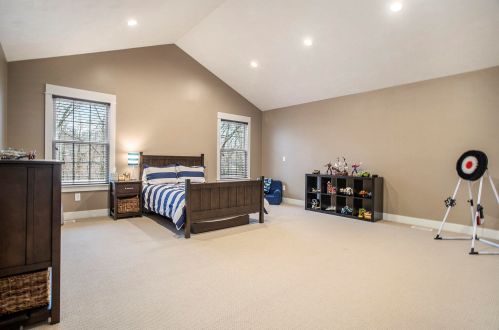 7180 Inverness Dr, Kalamazoo MI 49009-3935 exterior