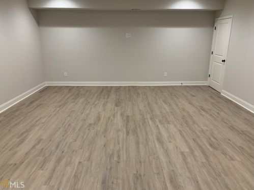 2565 Hawthorne Dr, Atlanta GA 30345-2039 exterior