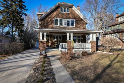 8200 Warren Ave, Milwaukee, WI 53213-2124