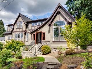 1631 Orchid St, Portland, OR 97219-4294