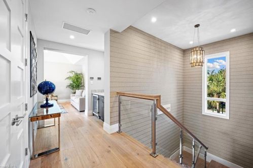 1230 Gulf Shore Blvd, Naples FL exterior