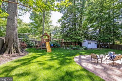 2215 Cavendish Dr, Alexandria, VA 22308-2115