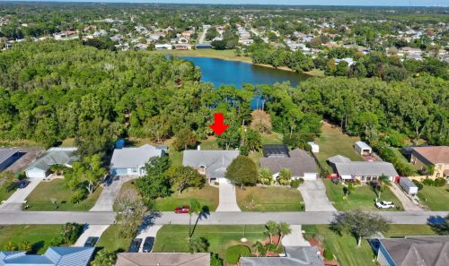 817 Streamlet Ave, Fort Pierce, FL 34983-4642