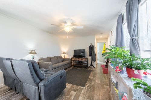 52 Longmeadow Dr, Concord NH 03301-3413 exterior