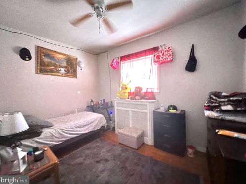 7040 Erdrick St, Philadelphia PA 19135-1012 exterior