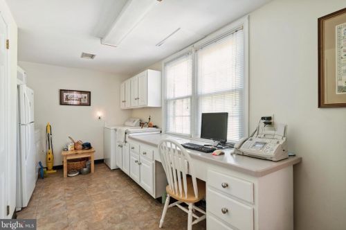 2195 Terwood Rd, Huntingdon Valley PA 19006-5509 exterior