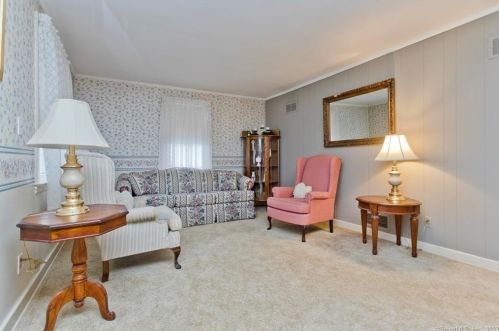 2 Egypt Rd, Ellington CT 06029-2430 exterior