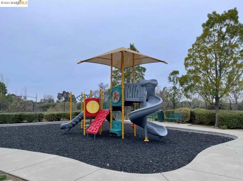 5236 Montecito Dr, Concord CA 94521-5507 exterior