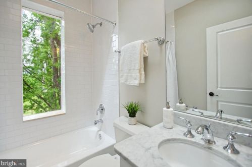 623 6 St, Washington DC 20024-2693 exterior